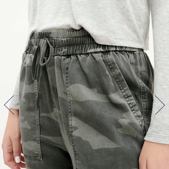 Splendid Camouflage Joggers - Picture 4 of 9